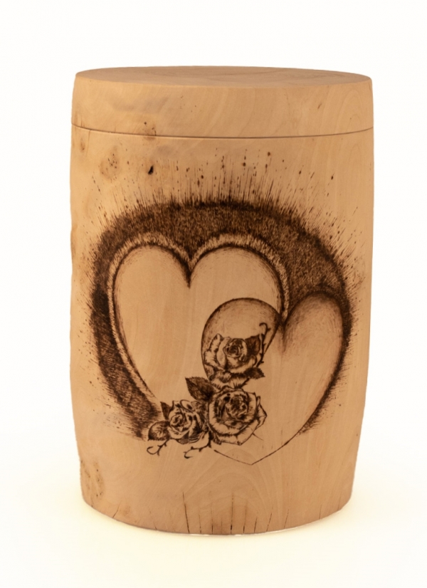Holzurne mit Herz und Rose