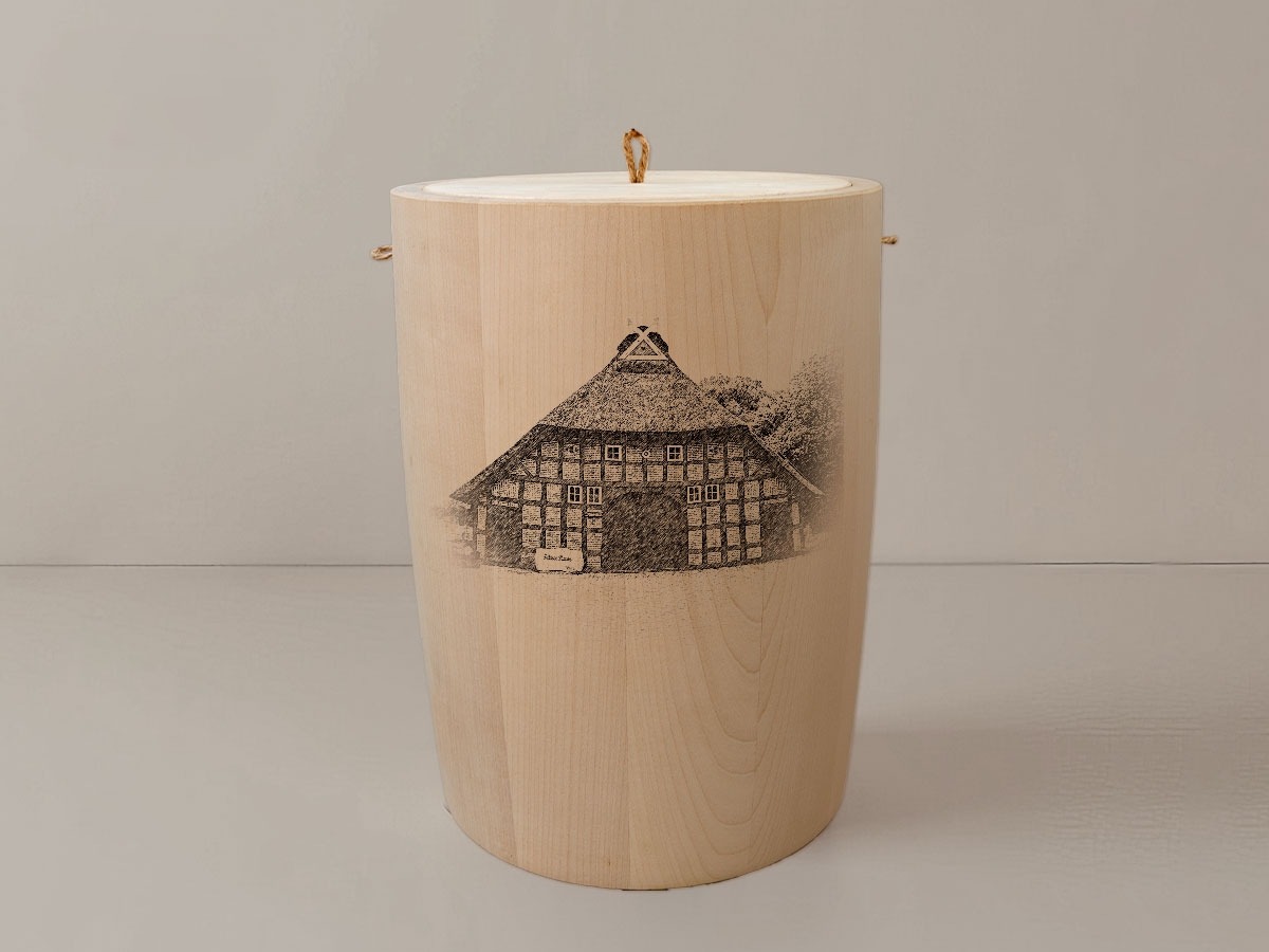 Hambergen Bauernhaus – Urne aus Ahorn