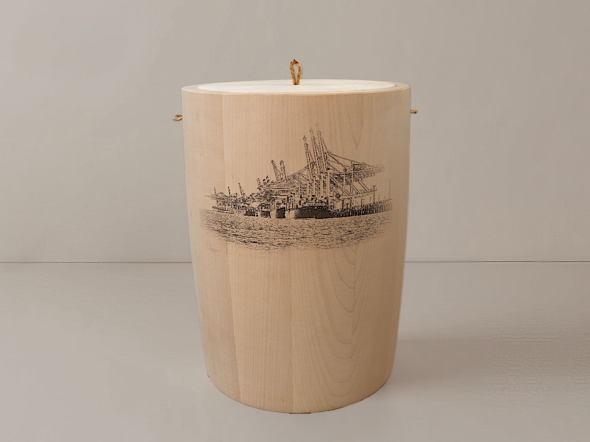 Bremerhaven Hafen – Urne aus Ahorn