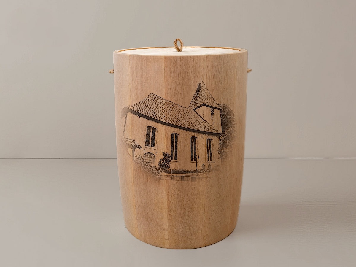 Hambergen Kirche – Urne aus Erle