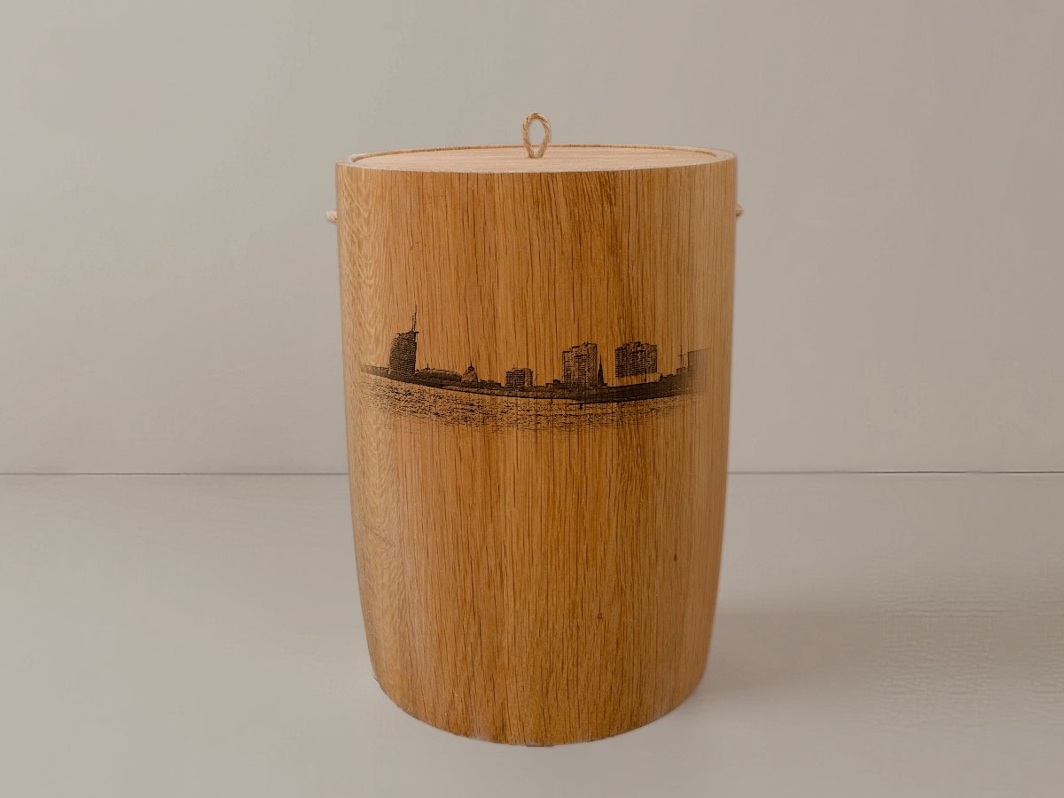Bremerhaven von der Weser – Urne aus Eiche