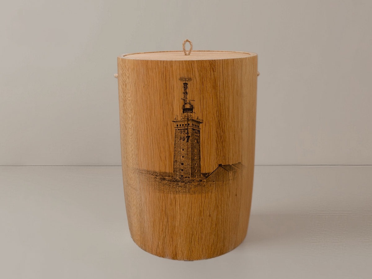 Leuchtturm Helgoland Oberland – Urne aus Eiche