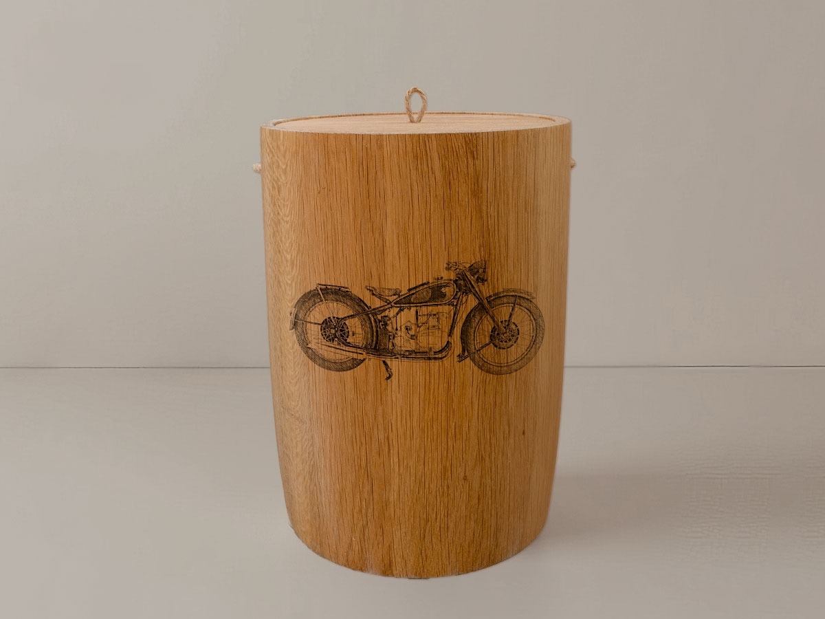Motorrad Oldtimer – Urne aus Eiche