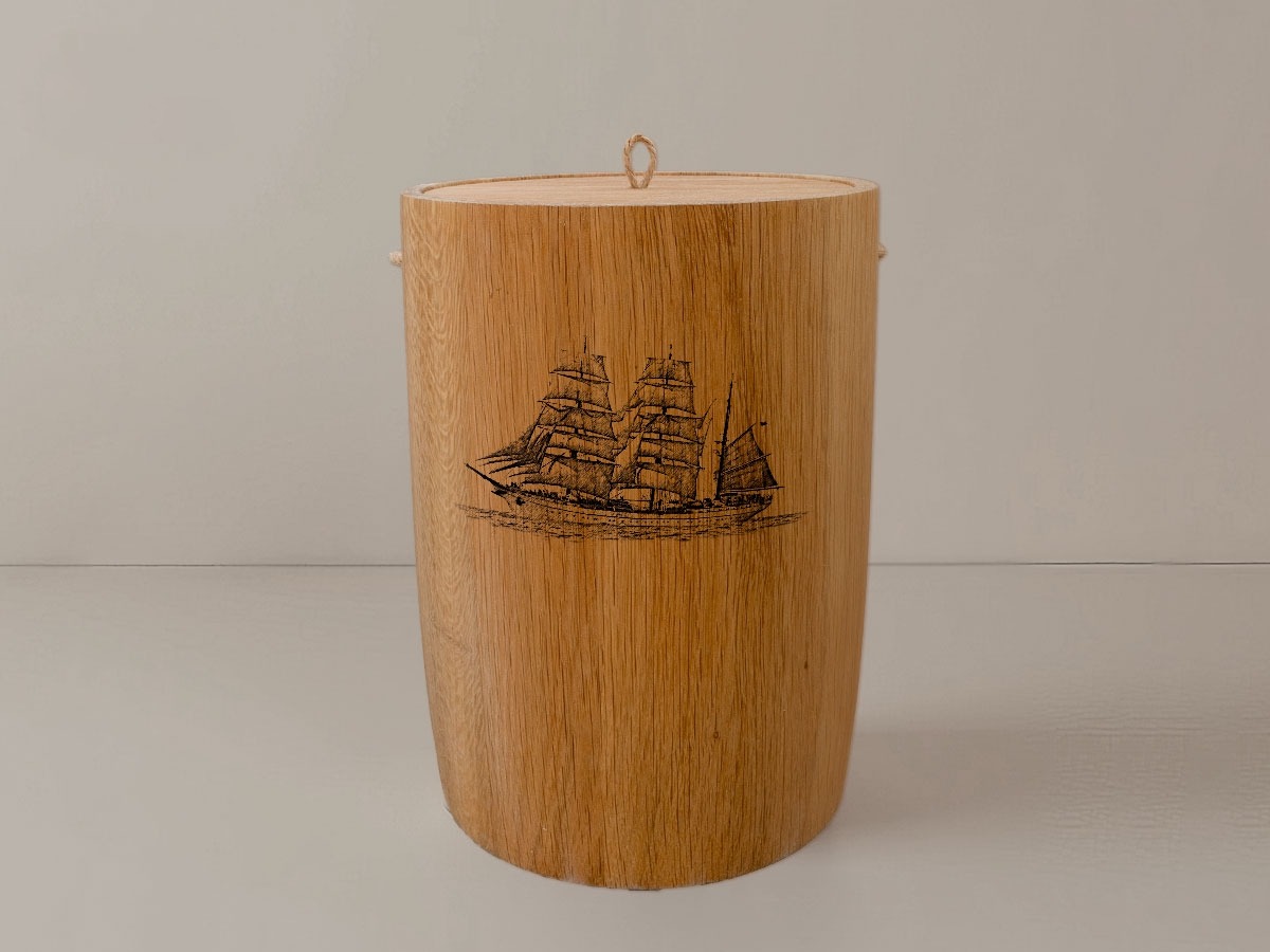 Gorch Fock – Urne aus Eiche