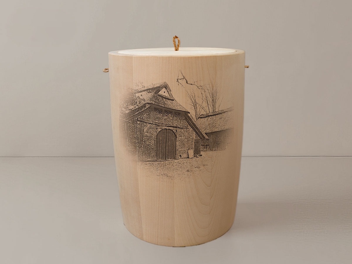 Osterholz-Scharmbeck Museum – Urne aus Ahorn