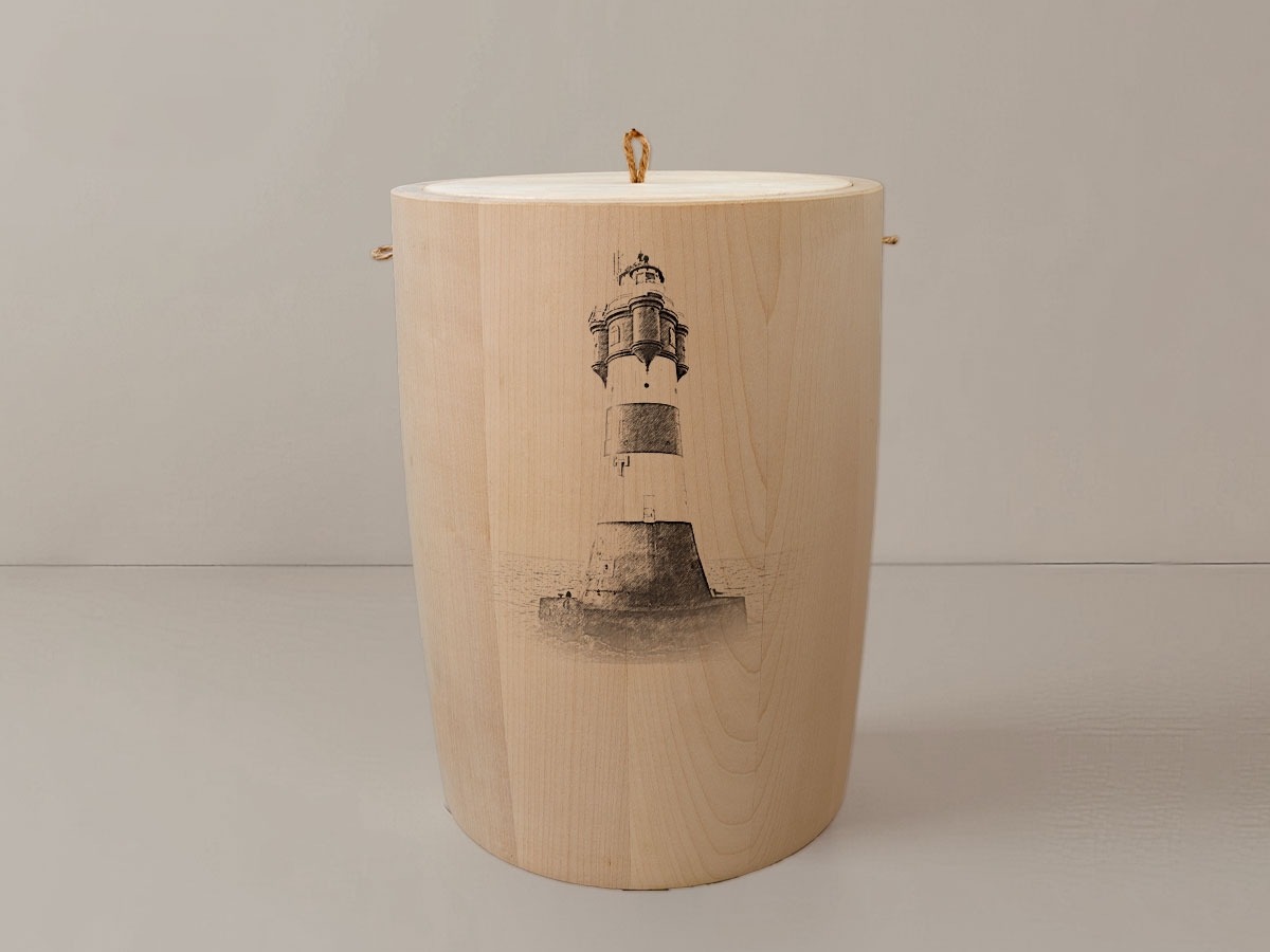 Leuchtturm Roter Sand – Urne aus Ahorn