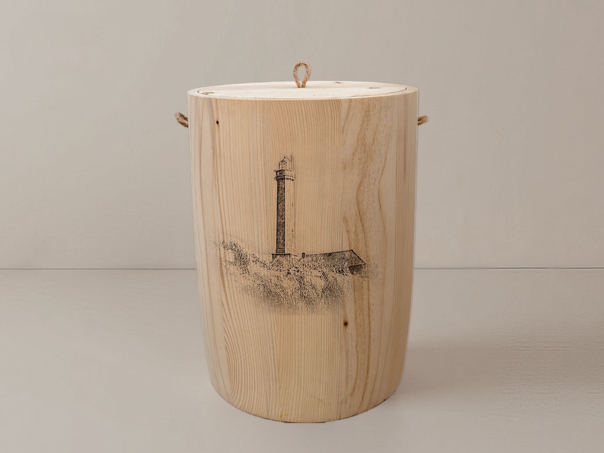 Leuchtturm Norderney – Urne aus Fichte
