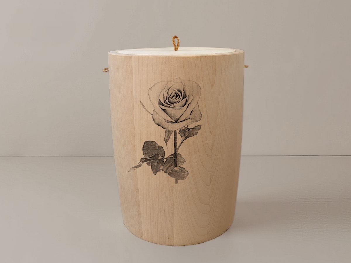 Rose 1 – Urne aus Ahorn