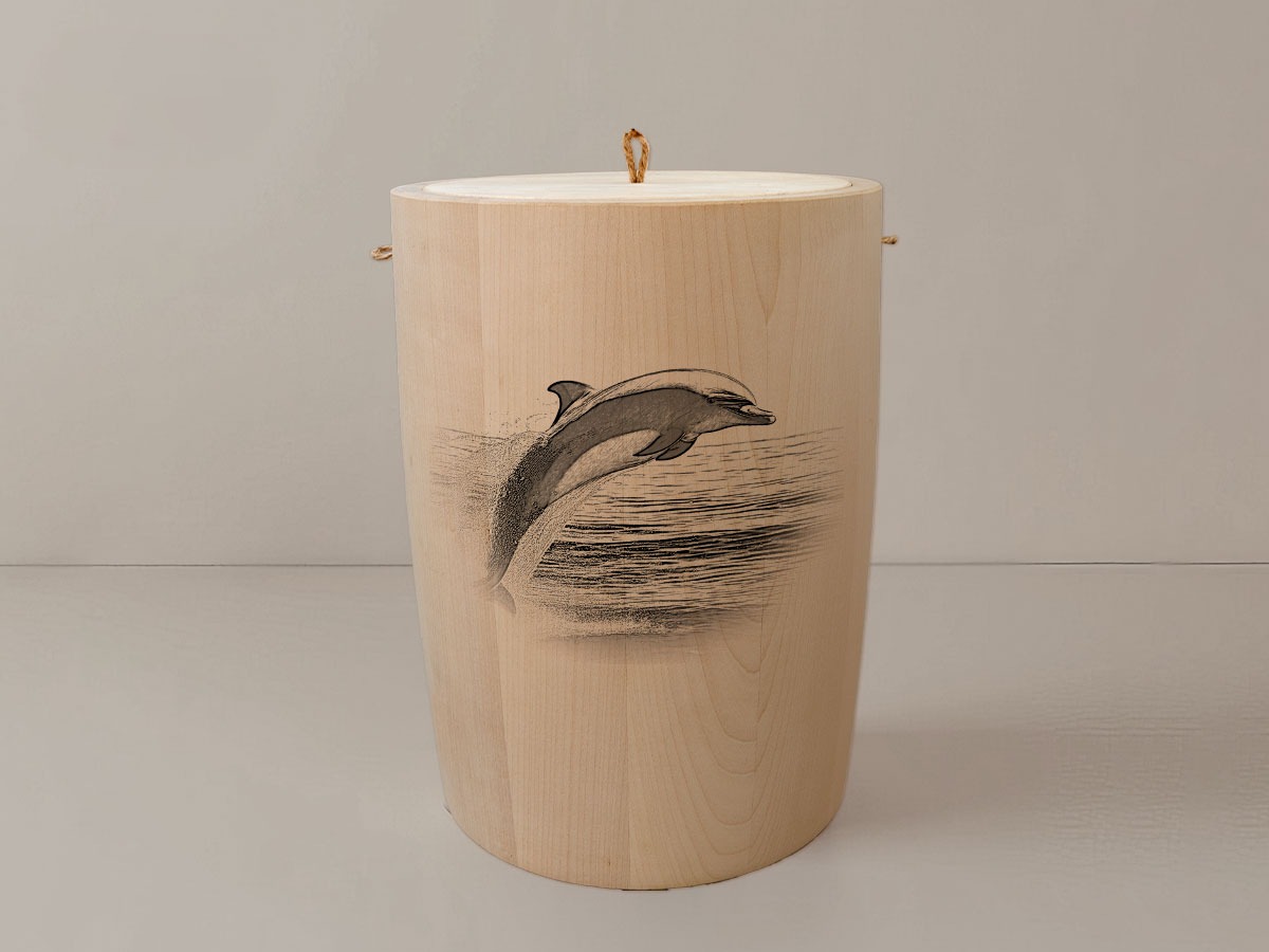 Delfin – Urne aus Ahorn