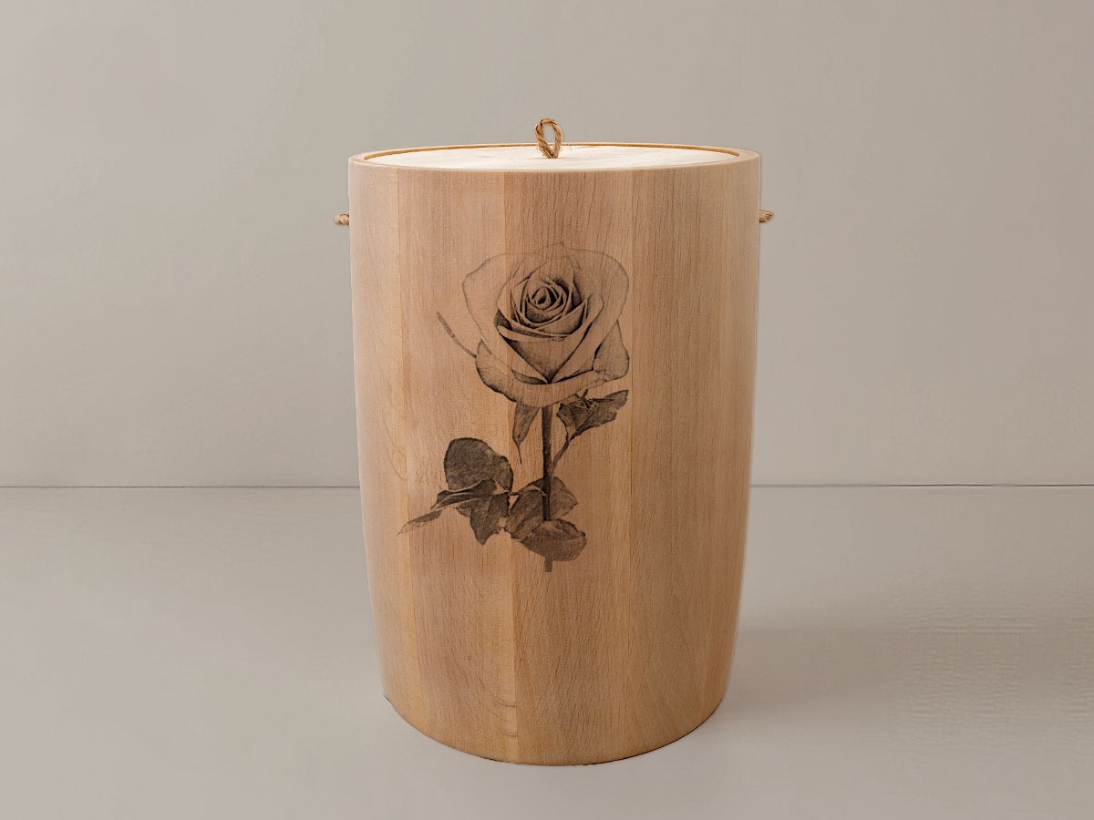 Rose 1 – Urne aus Erle