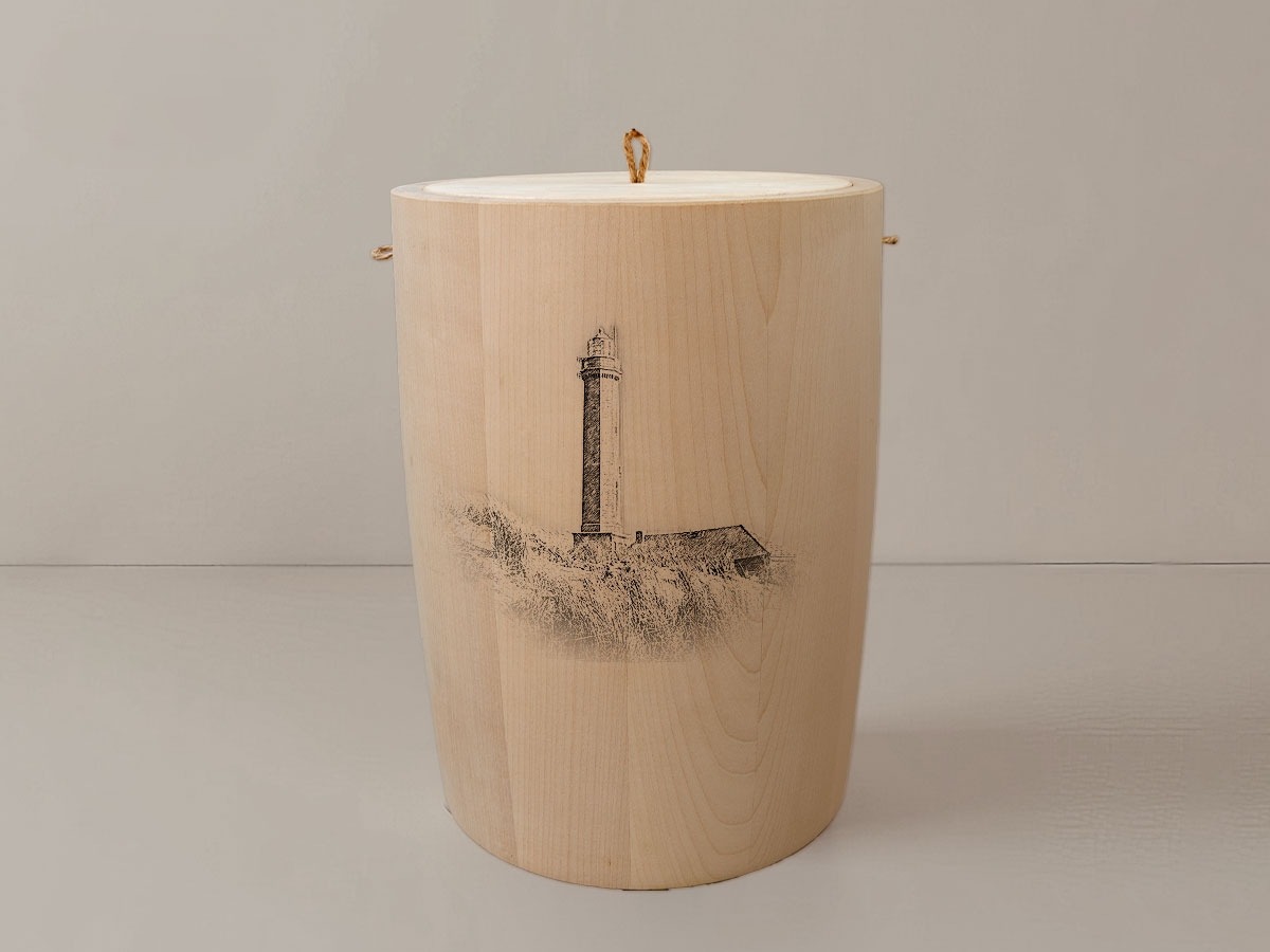 Leuchtturm Norderney – Urne aus Ahorn