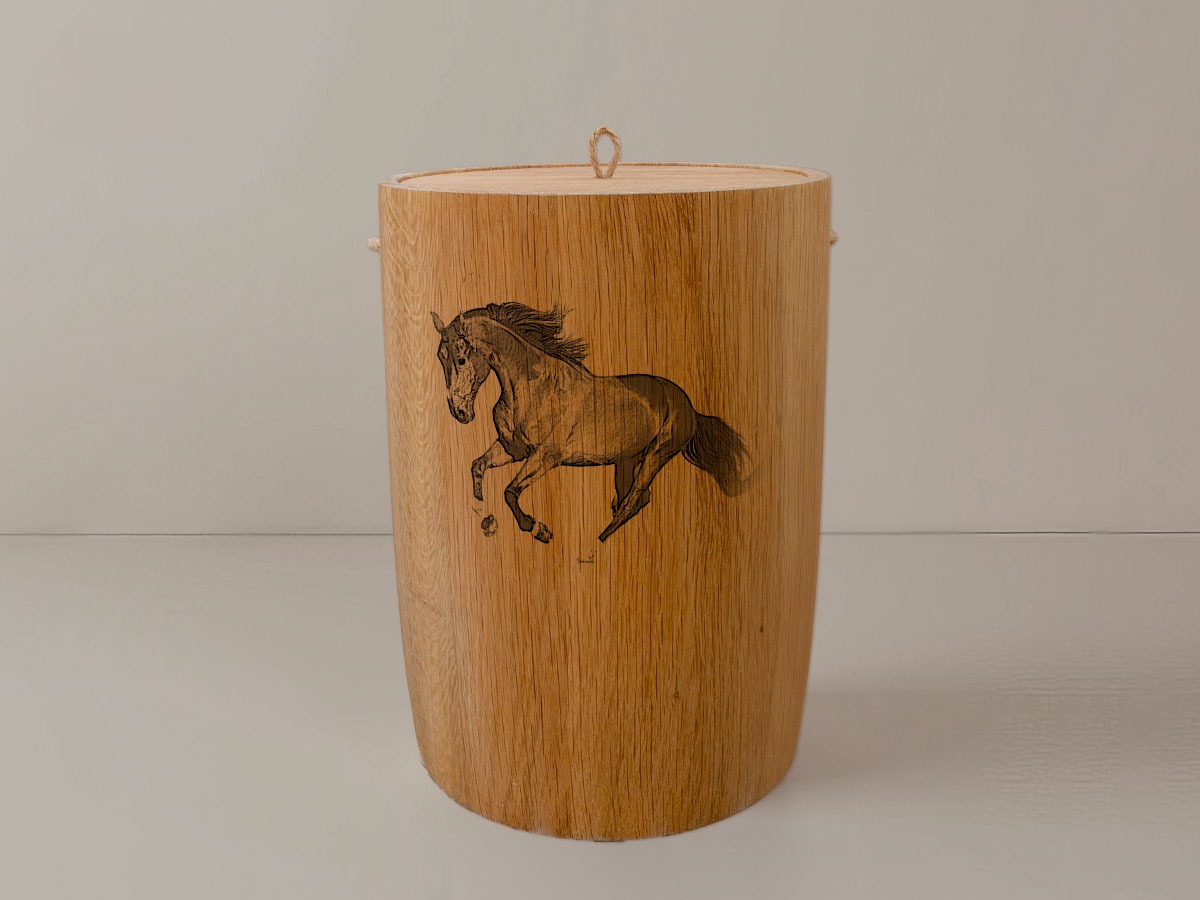 Pferd 2 – Urne aus Eiche