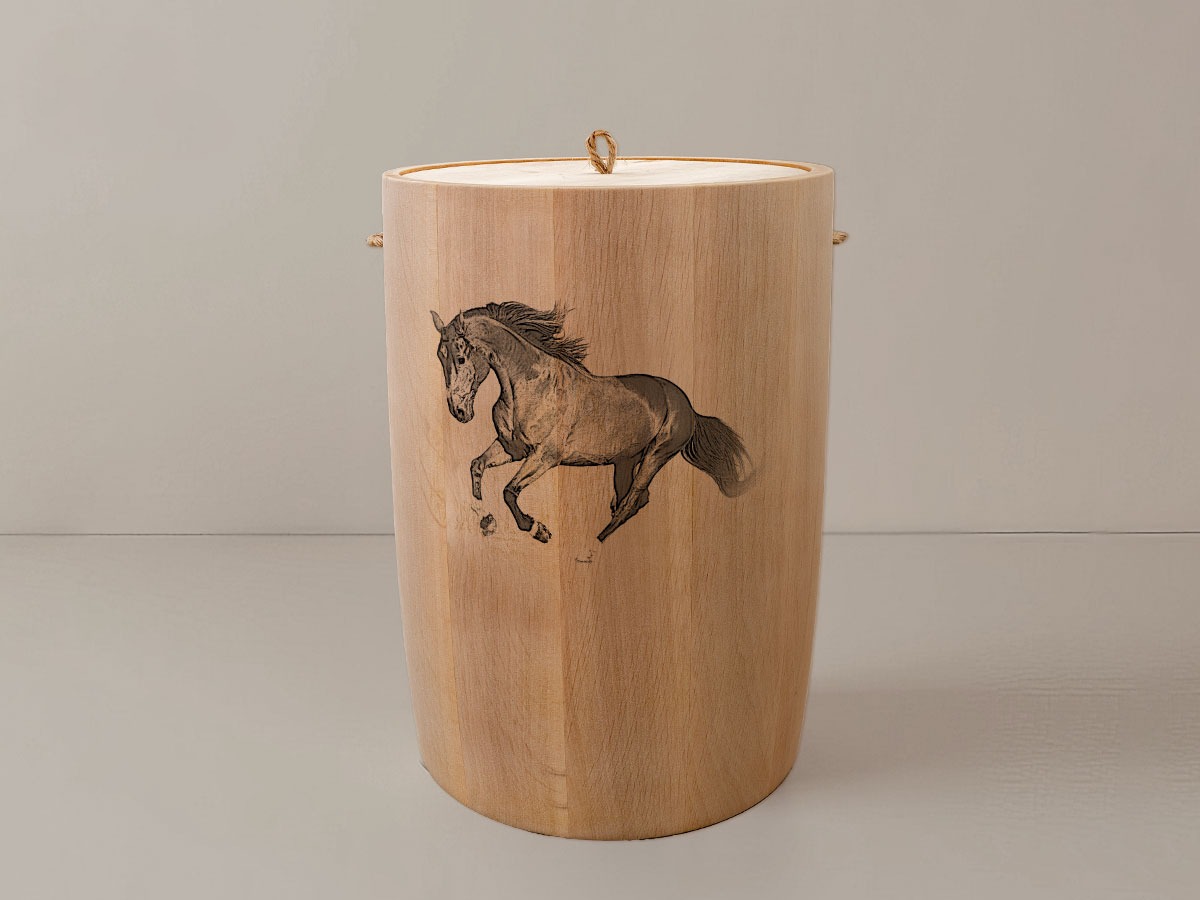 Pferd 2 – Urne aus Erle