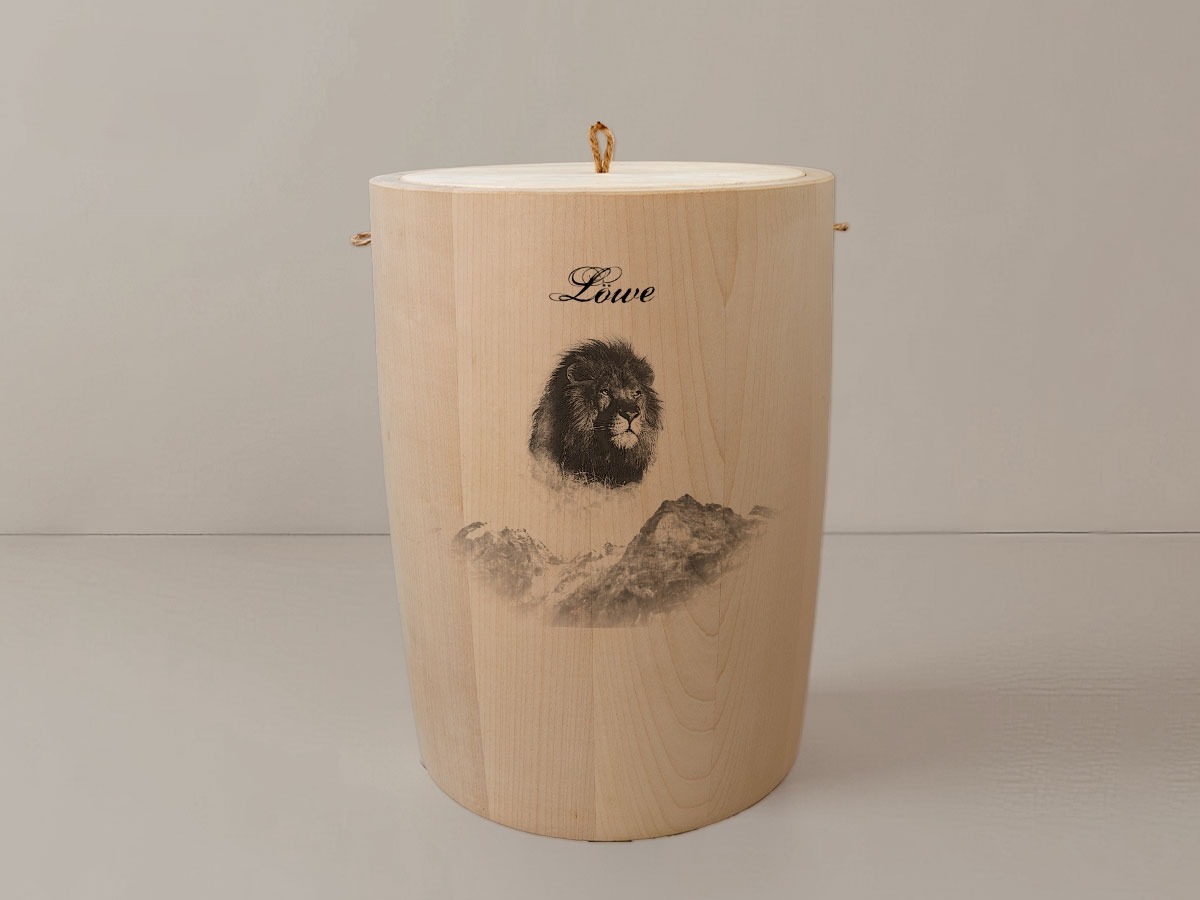 Sternzeichen Löwe – Urne aus Ahorn