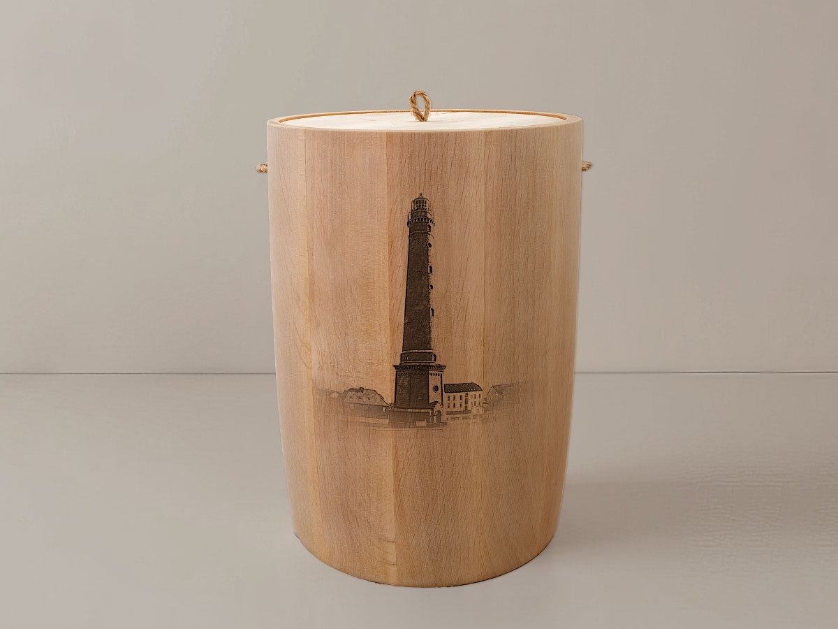 Leuchtturm Borkum – Urne aus Erle