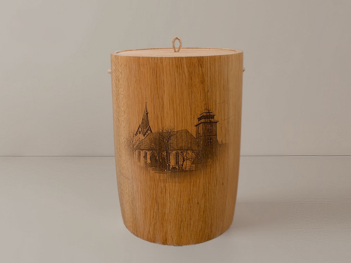 Osterholz-Scharmbeck am Markt – Urne aus Eiche