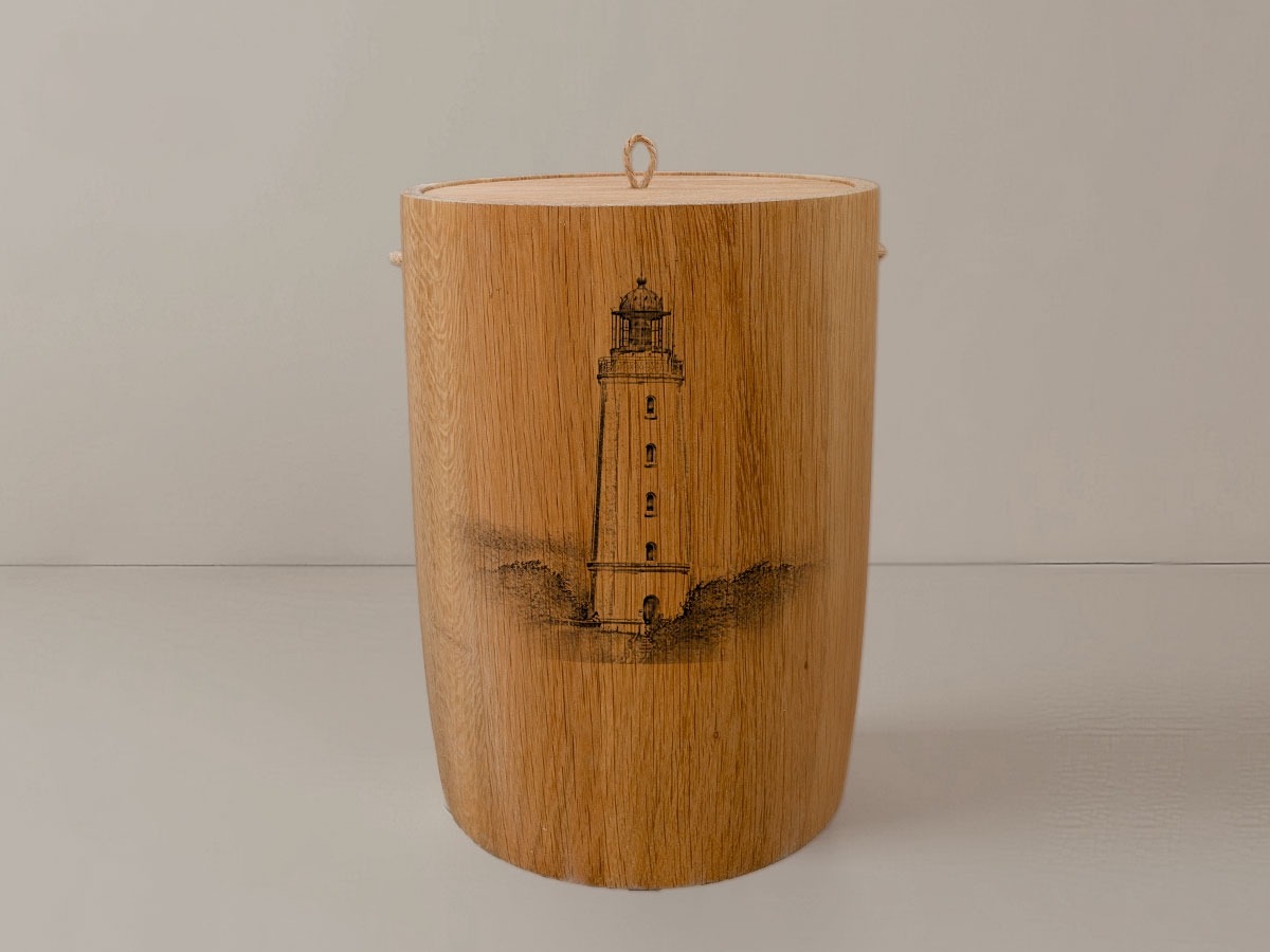 Leuchtturm Hiddensee Dornbusch – Urne aus Eiche