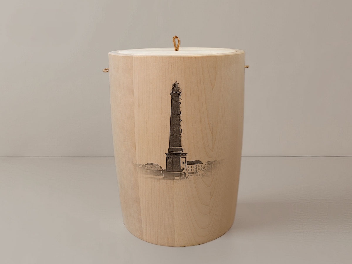 Leuchtturm Borkum – Urne aus Ahorn