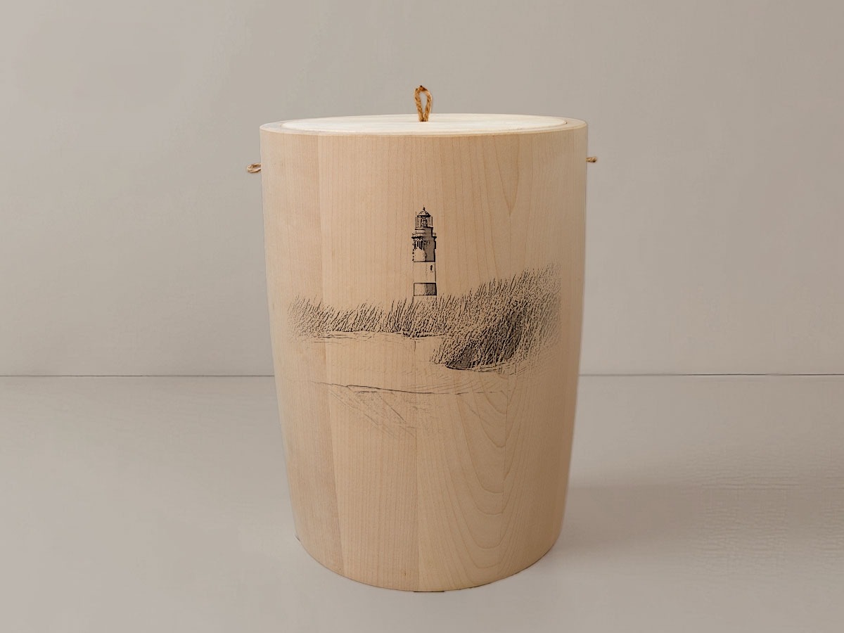 Leuchtturm Amrum – Urne aus Ahorn