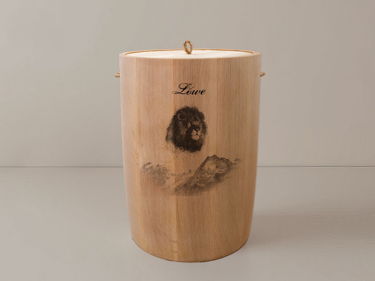 Sternzeichen Löwe – Urne aus Erle