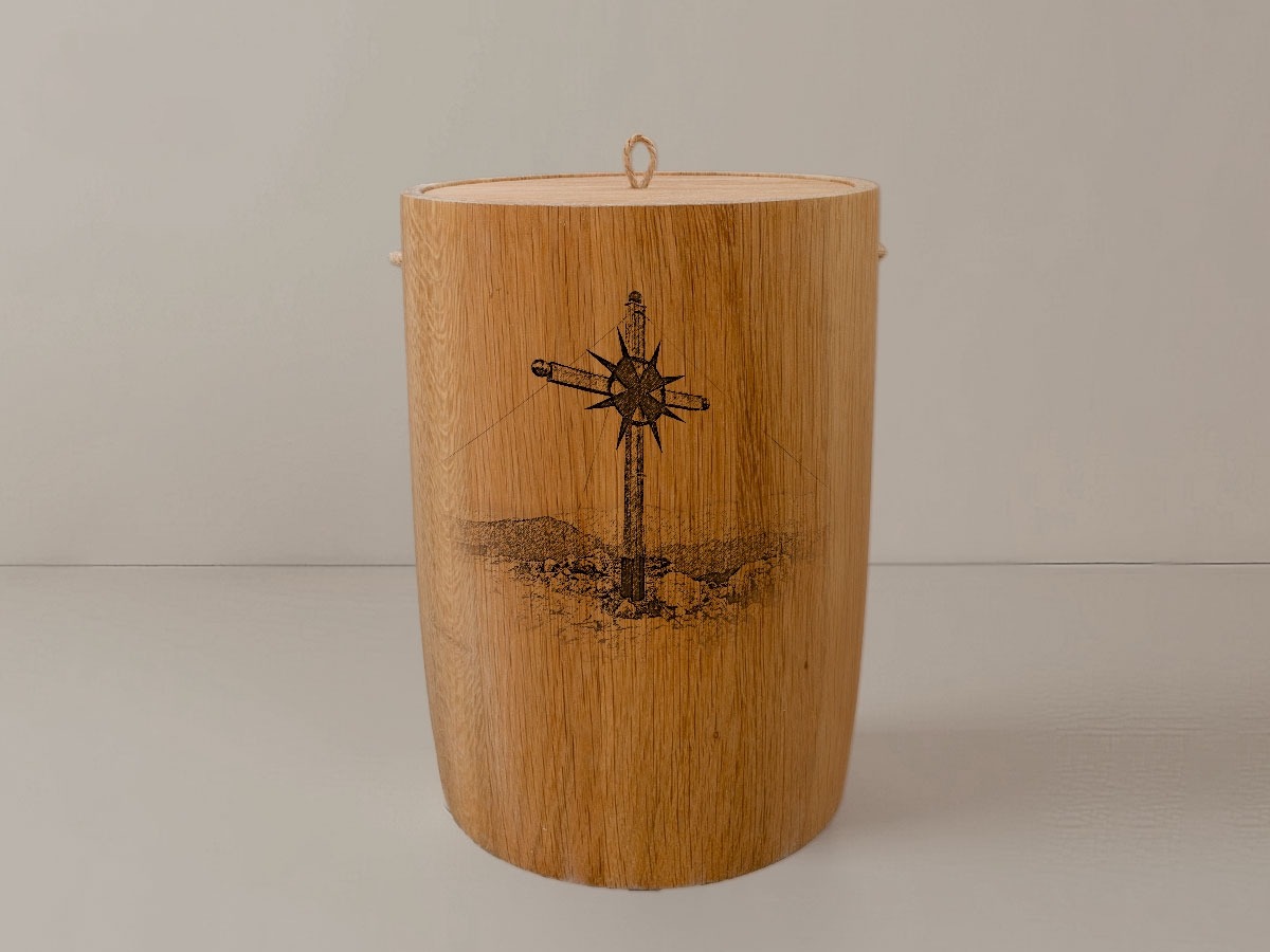 Gipfelkreuz – Urne aus Eiche