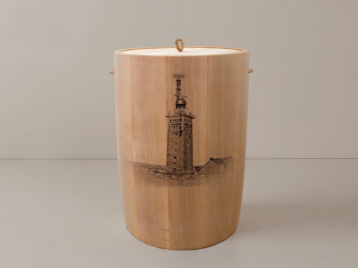 Leuchtturm Helgoland Oberland – Urne aus Erle
